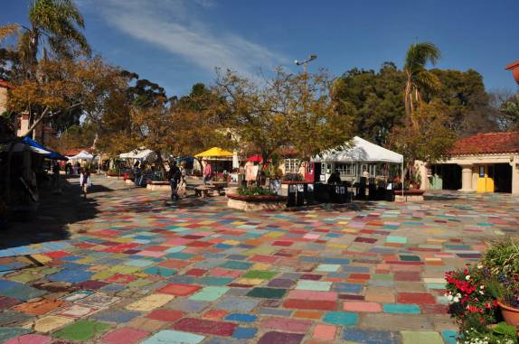 A alegre Spanish Town, no Balboa Park, em San Diego, no sul da Califórnia - Estados Unidos
